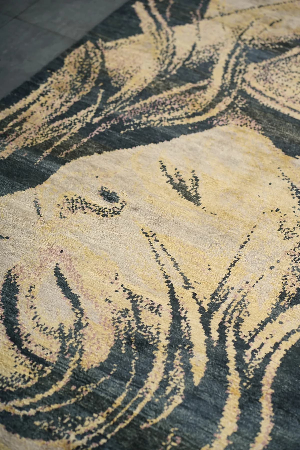 Alingana, a slate and sand Shallymar rug seen close